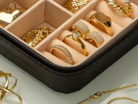 Joias usadas em ouro para avaliação e venda